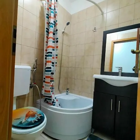 Lake View Homestay *